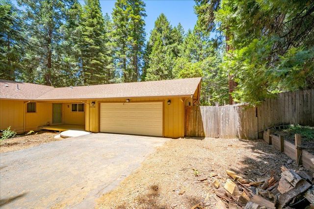 2226 Blair Rd, Pollock Pines, CA 95726