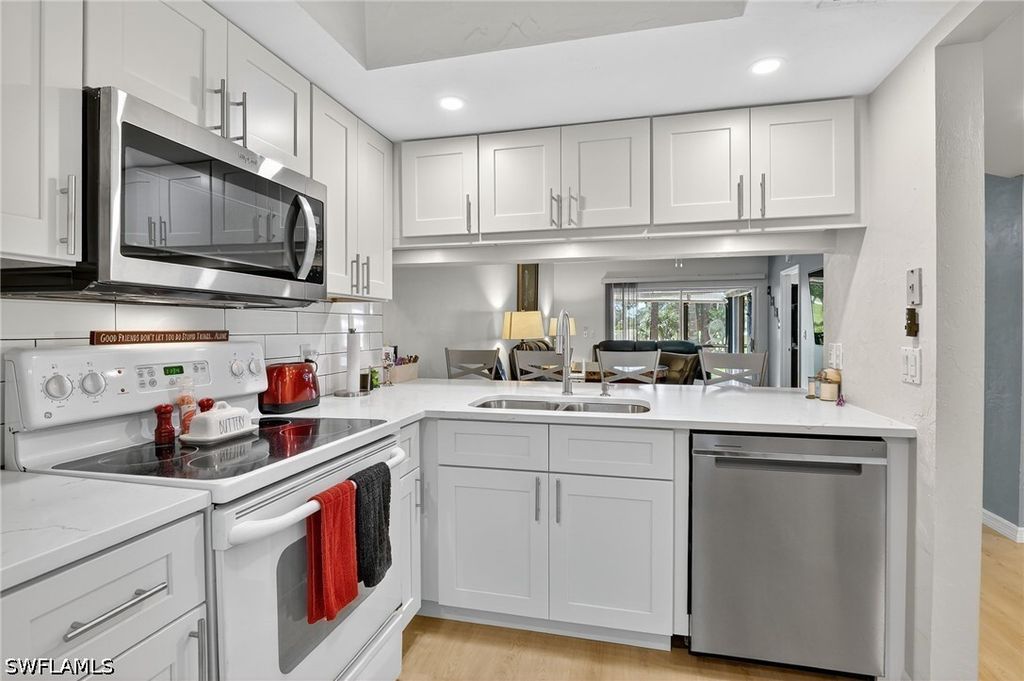 5857 Rattlesnake Hammock RD N 106, Naples, FL 34113