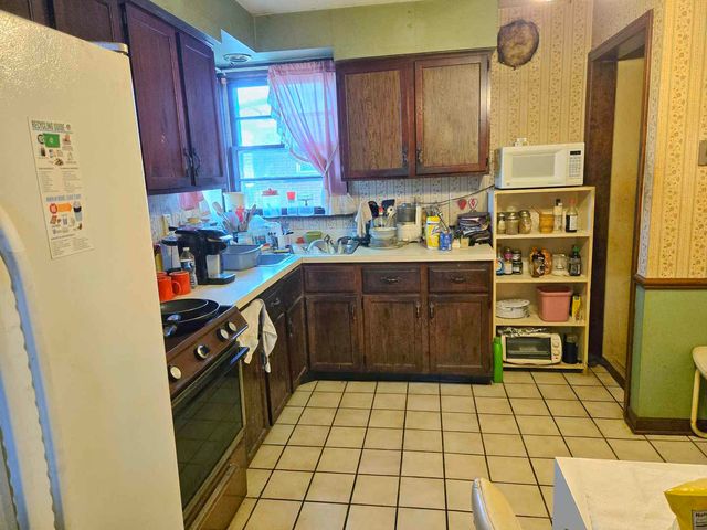 1811 Downing Avenue, Westchester, IL 60154