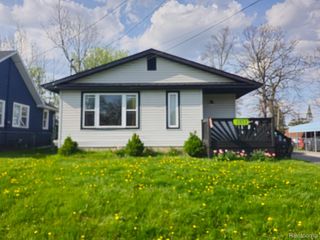 1353 E Decamp Street, Burton, MI 48529
