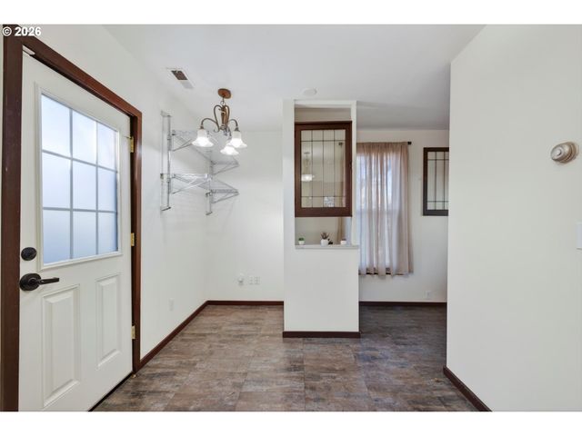 7512 N BERKELEY Ave, Portland, OR 97203