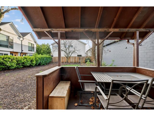 7512 N BERKELEY Ave, Portland, OR 97203