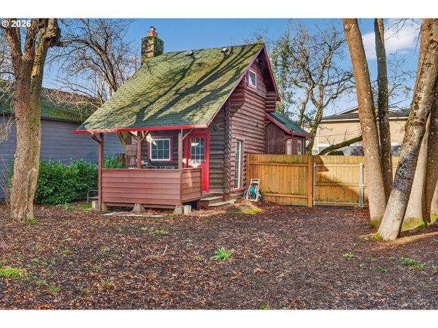 7512 N BERKELEY Ave, Portland, OR 97203