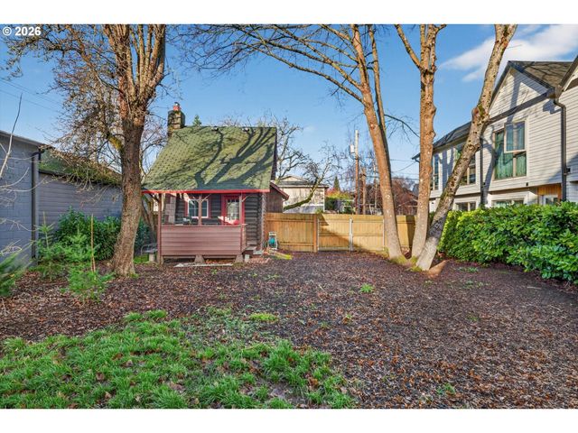 7512 N BERKELEY Ave, Portland, OR 97203