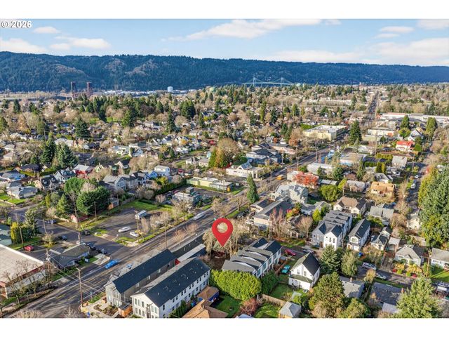 7512 N BERKELEY Ave, Portland, OR 97203