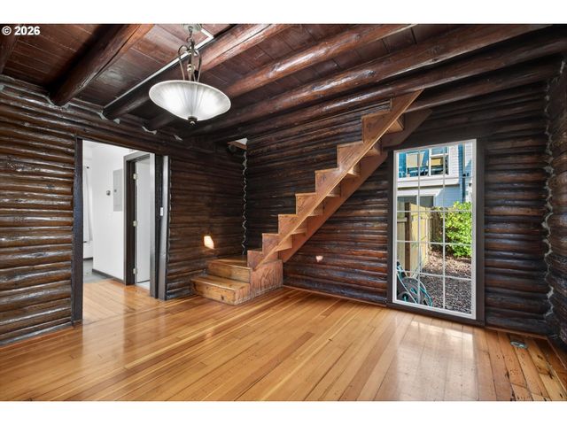 7512 N BERKELEY Ave, Portland, OR 97203