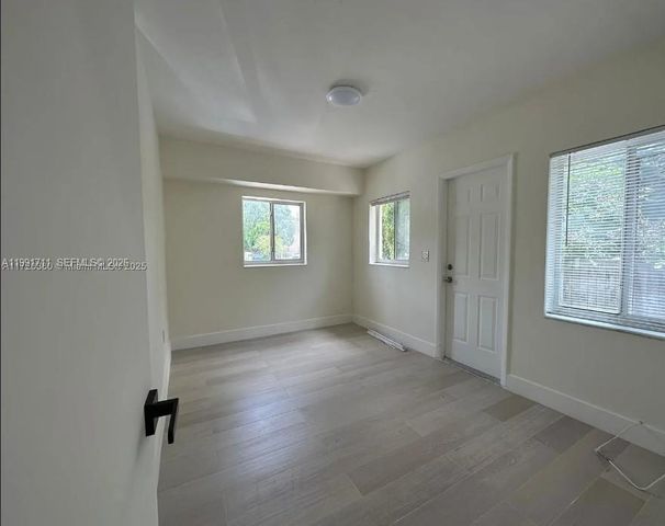 1514 SW 6th St 4, Miami, FL 33135