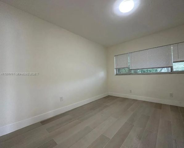 1514 SW 6th St 4, Miami, FL 33135