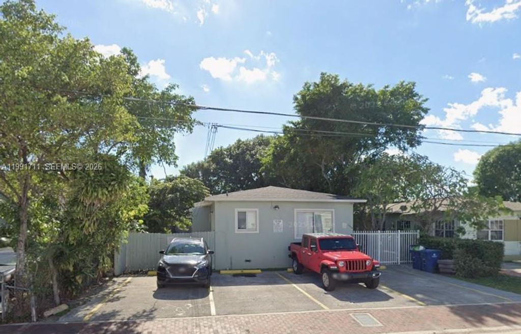 1514 SW 6th St 4, Miami, FL 33135