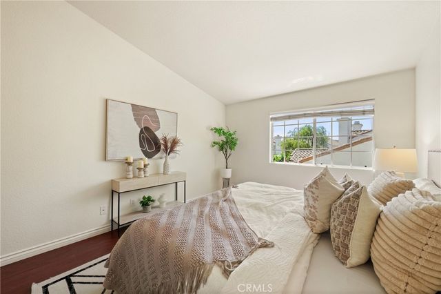 130 Almador, Irvine, CA 92614