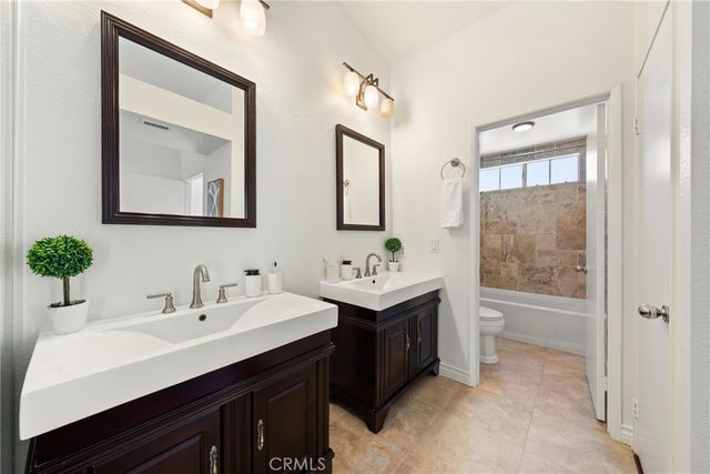 130 Almador, Irvine, CA 92614