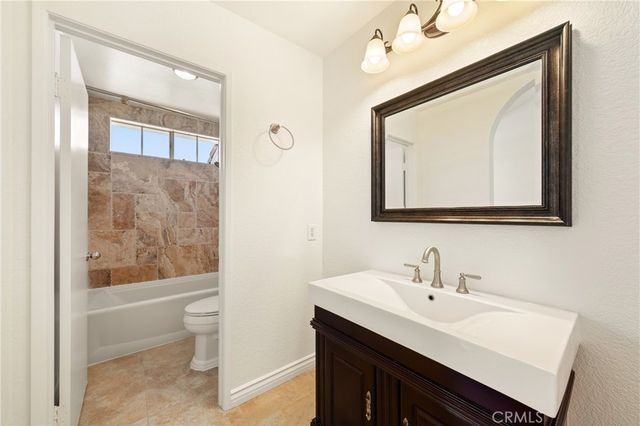 130 Almador, Irvine, CA 92614