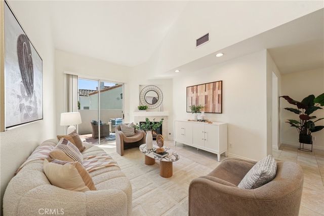 130 Almador, Irvine, CA 92614