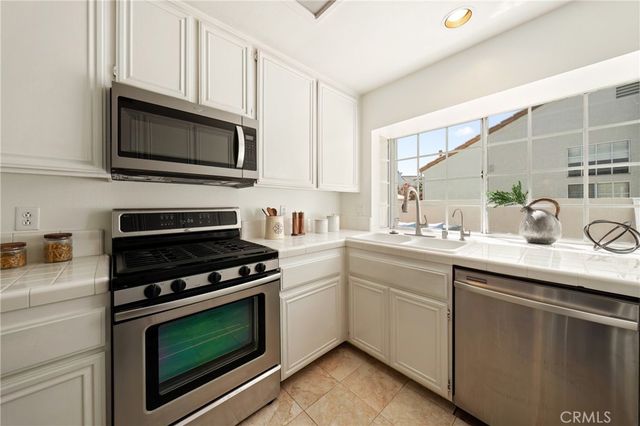 130 Almador, Irvine, CA 92614