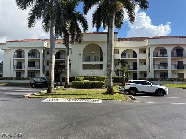 700 Valley Stream DR 101, Naples, FL 34113