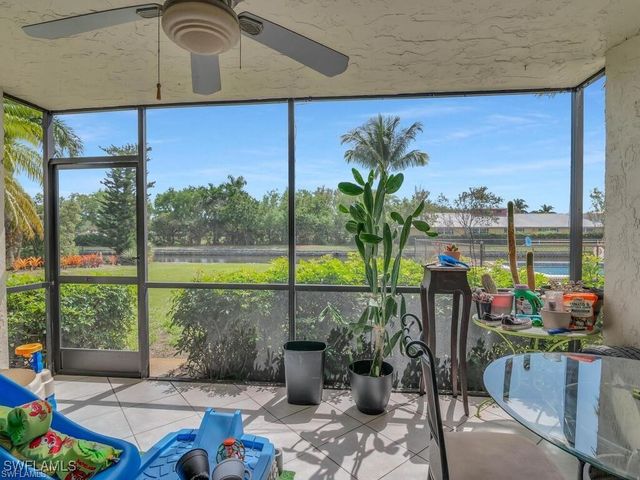 700 Valley Stream DR 101, Naples, FL 34113