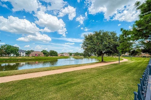723 Cypresswood Cove, Spring, TX 77373
