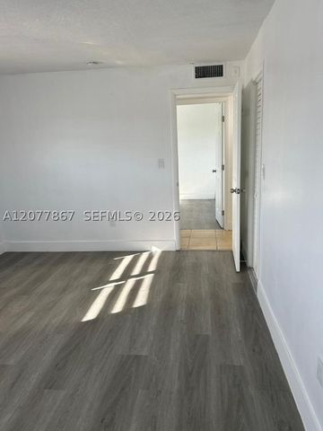 15201 NE 6th Ave C302, Miami, FL 33162