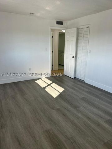 15201 NE 6th Ave C302, Miami, FL 33162