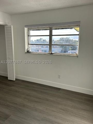 15201 NE 6th Ave C302, Miami, FL 33162