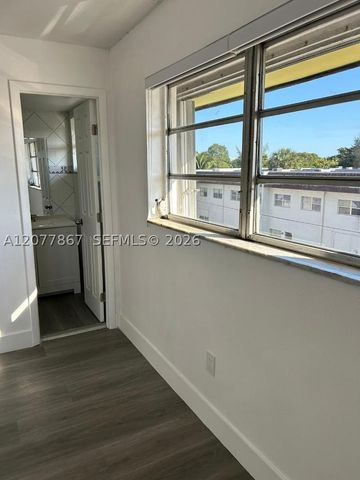 15201 NE 6th Ave C302, Miami, FL 33162