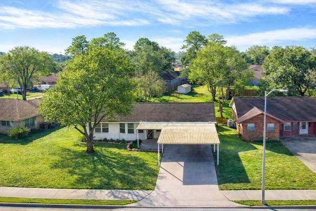 506 Edgebrook Drive, Houston, TX 77034