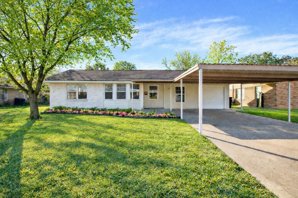 506 Edgebrook Drive, Houston, TX 77034