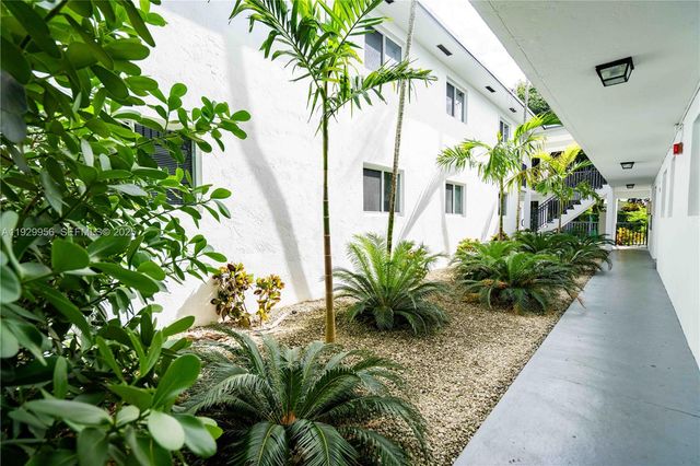 465 NE 59th St 27, Miami, FL 33137