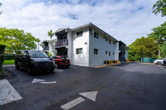 465 NE 59th St 27, Miami, FL 33137