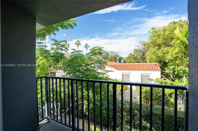 465 NE 59th St 27, Miami, FL 33137