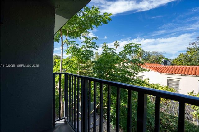 465 NE 59th St 27, Miami, FL 33137