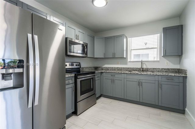 465 NE 59th St 27, Miami, FL 33137