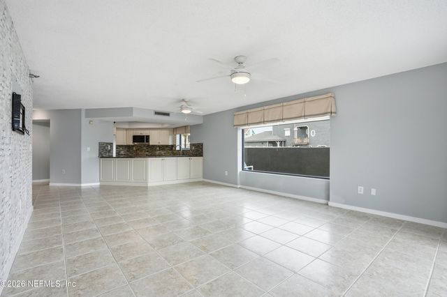 1951 OCEAN Drive S 1B, Jacksonville Beach, FL 32250