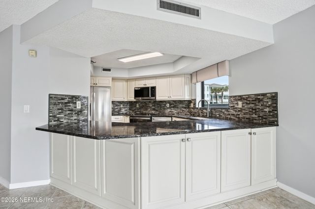 1951 OCEAN Drive S 1B, Jacksonville Beach, FL 32250