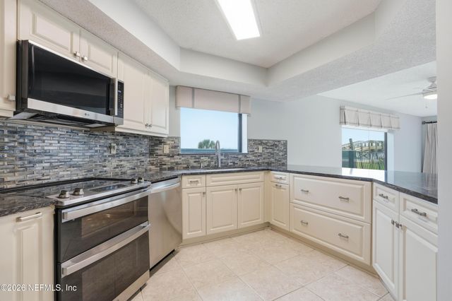 1951 OCEAN Drive S 1B, Jacksonville Beach, FL 32250