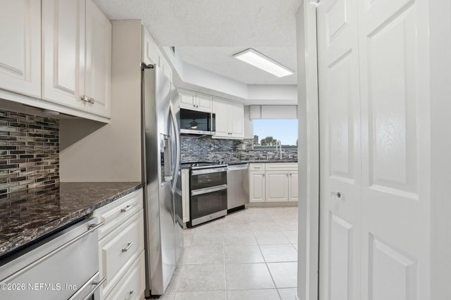 1951 OCEAN Drive S 1B, Jacksonville Beach, FL 32250