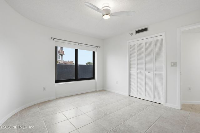 1951 OCEAN Drive S 1B, Jacksonville Beach, FL 32250