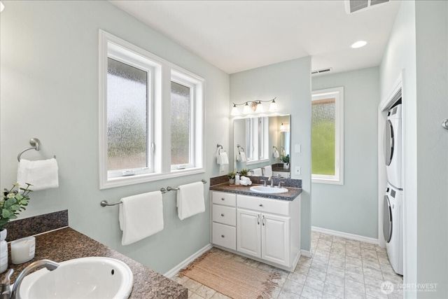 3717 Olympic Boulevard W, University Place, WA 98466