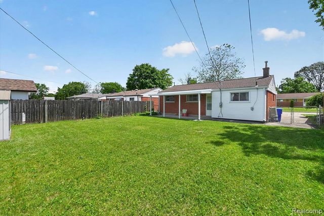 31431 Northwood Drive, Fraser, MI 48026