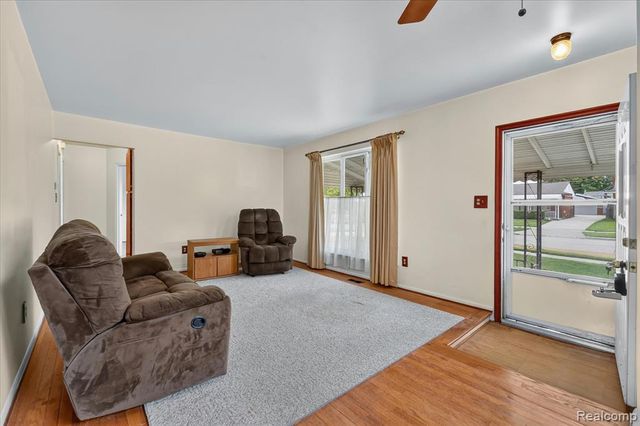31431 Northwood Drive, Fraser, MI 48026