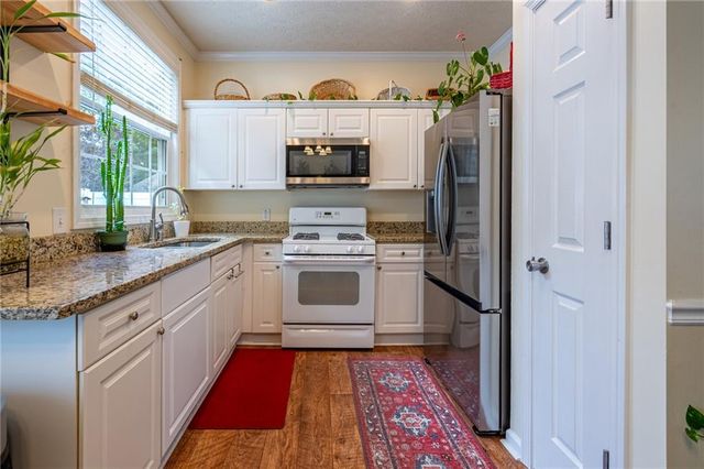166 Windcroft Circle NW, Acworth, GA 30101