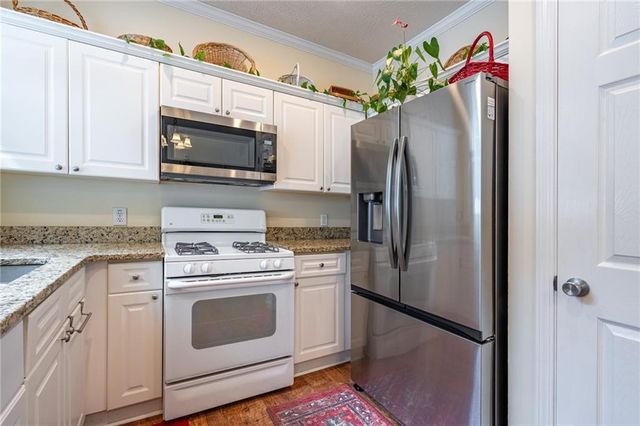 166 Windcroft Circle NW, Acworth, GA 30101