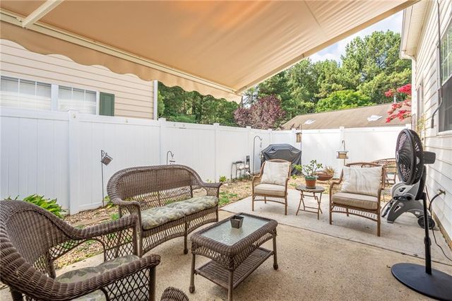 166 Windcroft Circle NW, Acworth, GA 30101