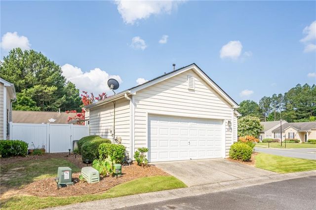 166 Windcroft Circle NW, Acworth, GA 30101