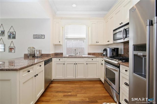 1241 Post Road, Fairfield, CT 06824