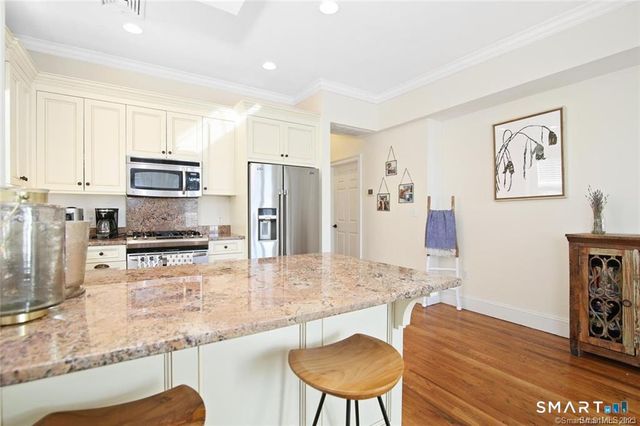 1241 Post Road, Fairfield, CT 06824