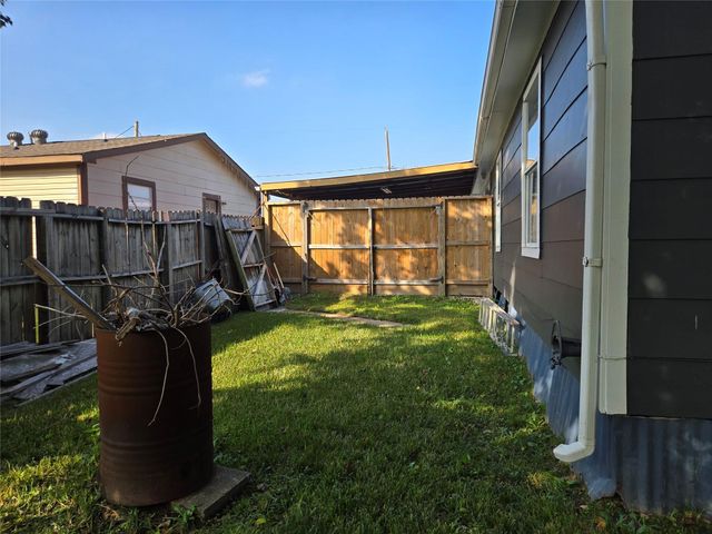 14548 Gainesville Street, Houston, TX 77015