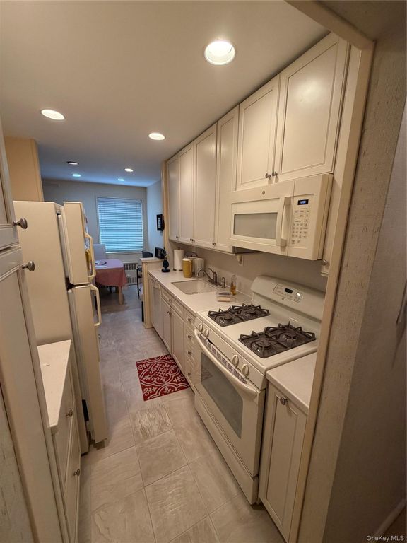 84-39 Apt 4L 153 Avenue 4L, Howard Beach, NY 11414 — exterior