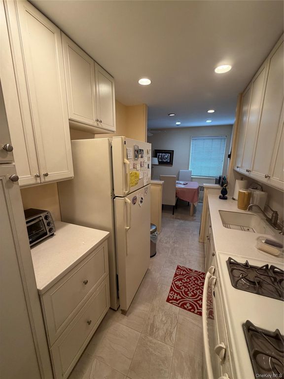 84-39 Apt 4L 153 Avenue 4L, Howard Beach, NY 11414 — photo 3