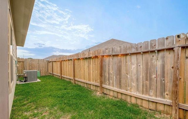 6409 Hollock Meadows Lane, Houston, TX 77048